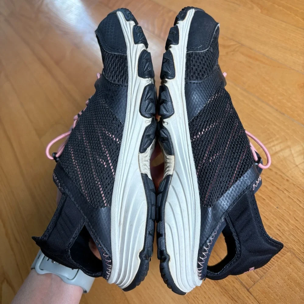 The North Face Womens Litewave Amphibious II Trail Running Shoes Black coral 6.5